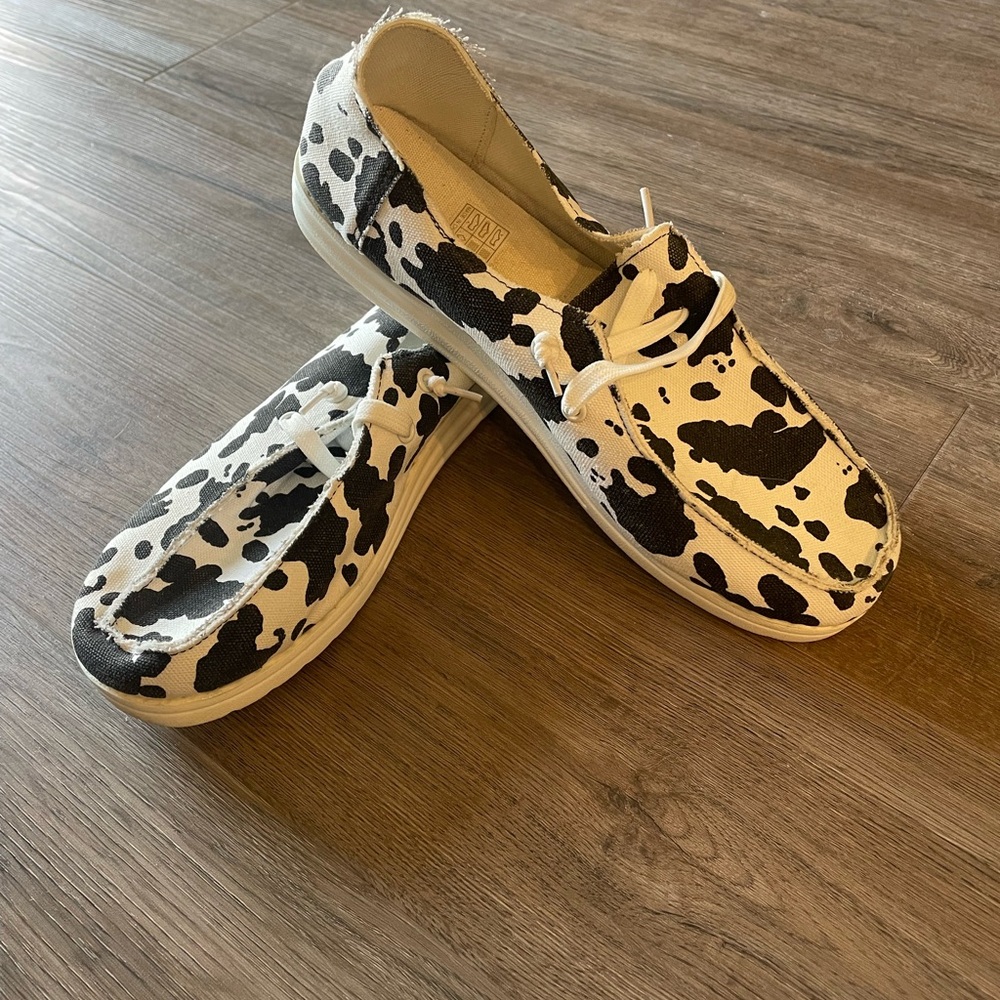 💗 4/$12 SHEIN Black and White Cow Print Sneakers